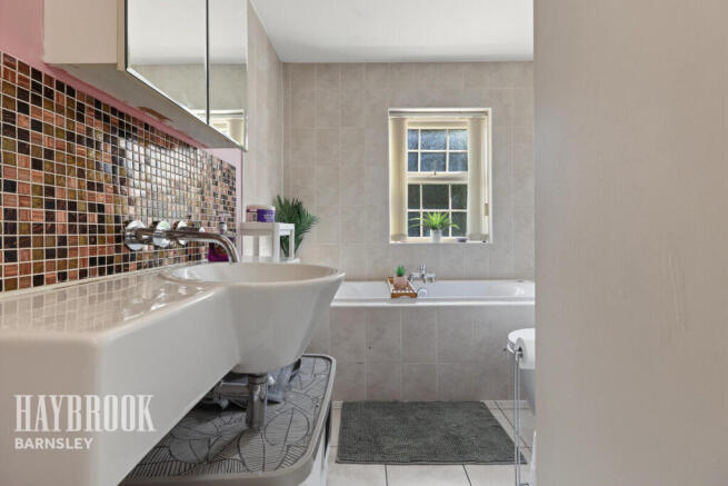 4 bed Town House for sale Image 10