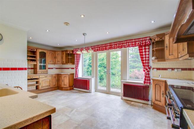 KITCHEN DINER