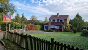 Mayo, Pilgrims Lane, Chilham CT4 8AB