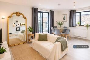 Flat A, 46, Stamford Hill, Hackney, London N16 6XT