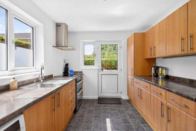 4 bed Detached for sale Image 9
