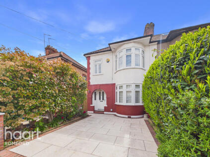 Norwood Avenue, Romford