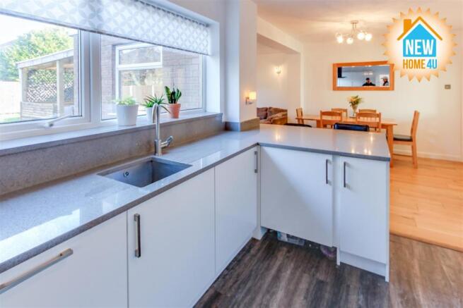 KITCHEN DINER: