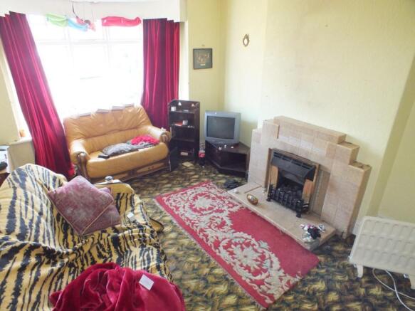 lounge (front)