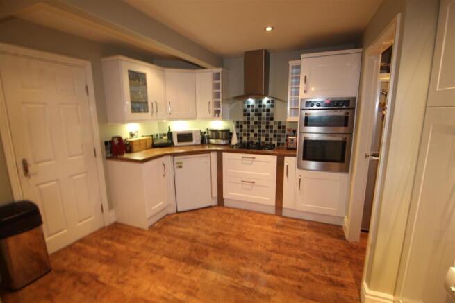 KITCHEN DINING AREA