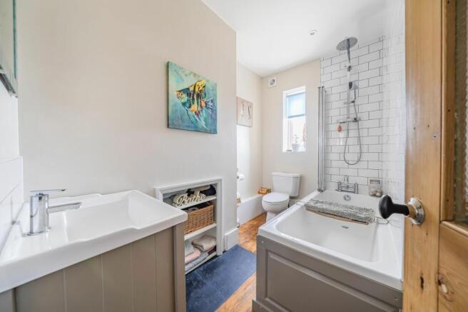 Family Bathroom (1)
