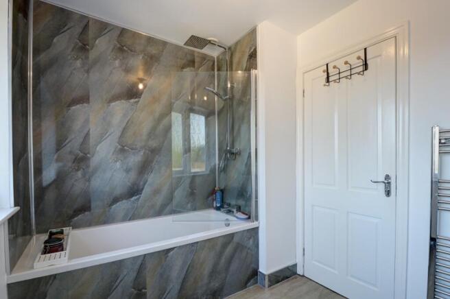 Bathroom 1.2