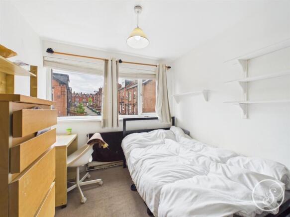4 bed Terraced for sale Image 11