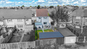 19, Hall Crescent, Aveley RM15 4JS