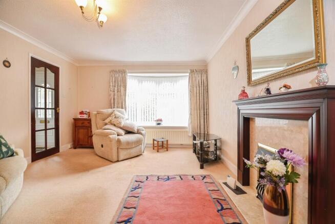 2 bed Detached Bungalow for sale Image 4