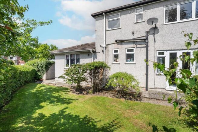 4 bed Semi-Detached for sale Image 10