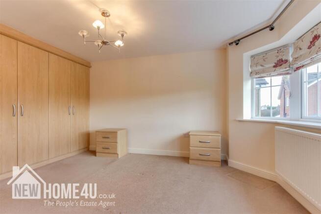 MASTER BEDROOM: