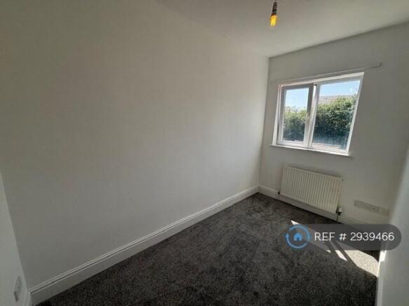 2 bed Terraced to rent Image 10