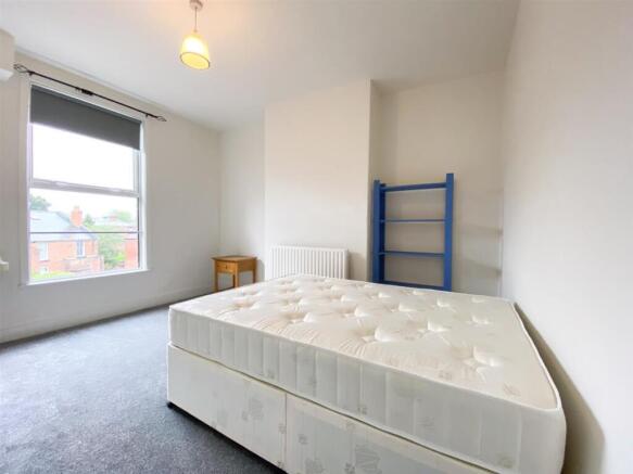 5 bed Terraced for sale Image 6