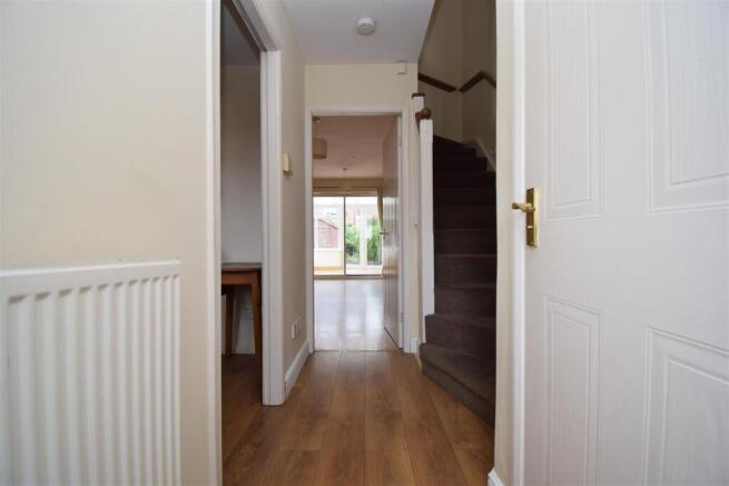 2 bed Semi-Detached to rent Image 8