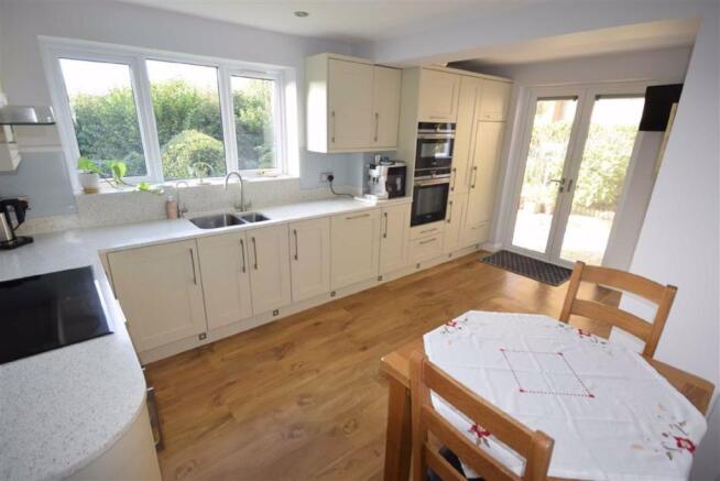 Modern Fitted Kitchen