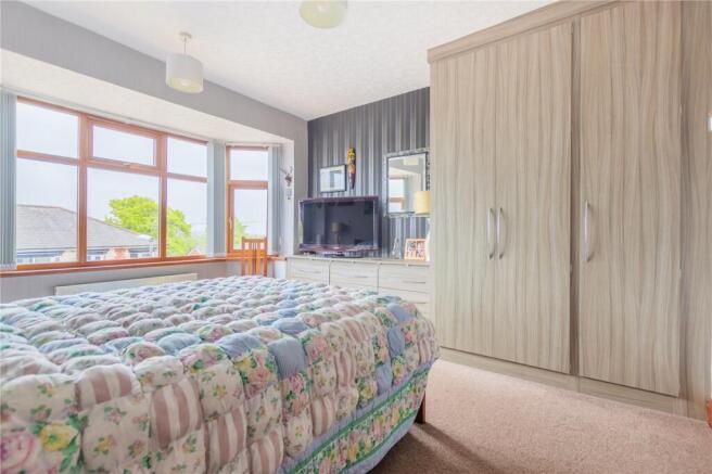 4 bed Detached for sale Image 12