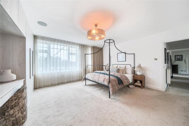 3 bed Apartment for sale Image 11