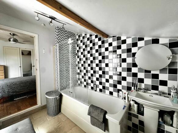 En-suite/Bathroom