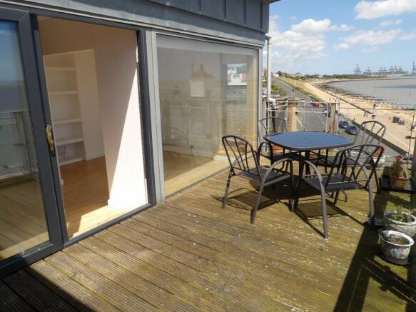 BALCONY & SEA VIEWS