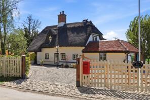 Hartsgrove Cottage, Sucksted Green, Dunmow CM6 2DB