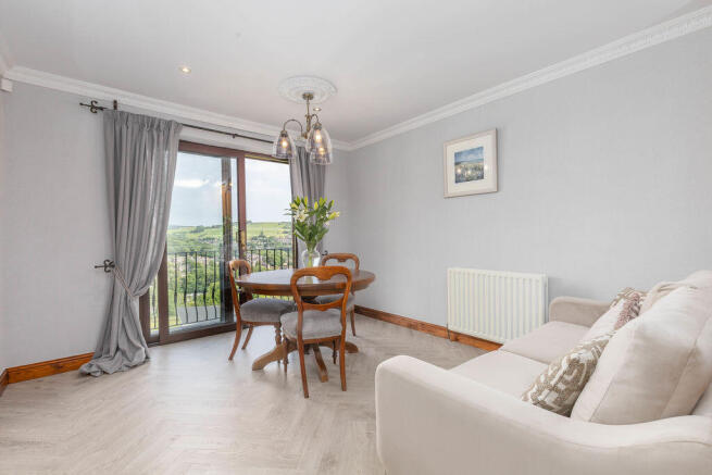 4 bed Detached for sale Image 9