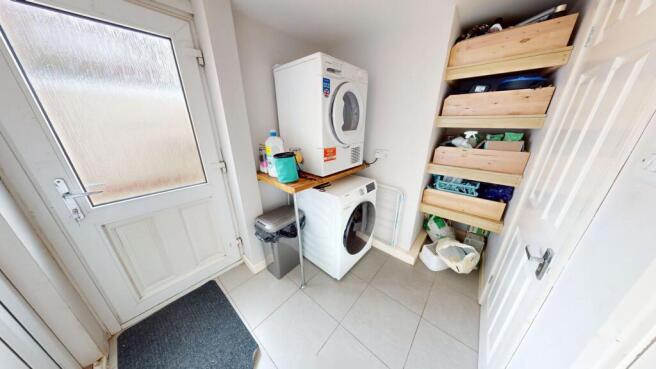 3 bed Semi-Detached for sale Image 8