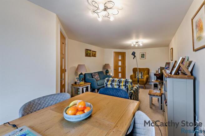 2 bed Apartment for sale Image 4
