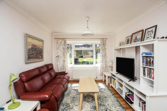 Lounge/Dining Area