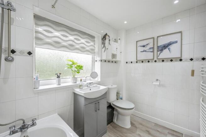3 bed Semi-Detached for sale Image 10