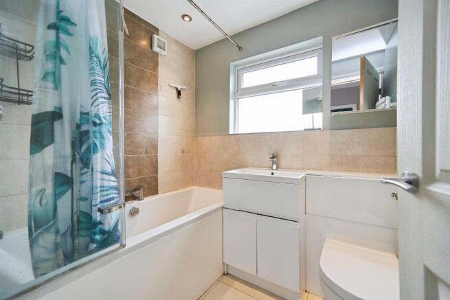 3 bed Semi-Detached for sale Image 8
