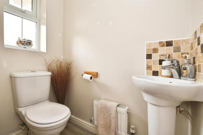 4 bed Detached for sale Image 6