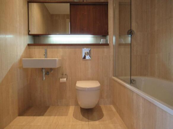 2 bed Apartment to rent Image 11