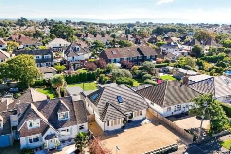 Barton Drive, Barton on Sea, New Milton, Hampshire, BH25