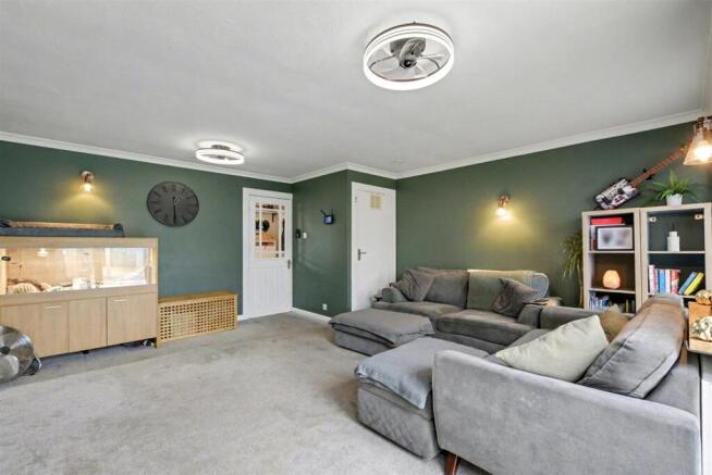 Lounge_1.jpeg