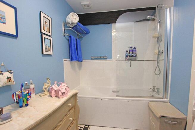 2 bed Apartment for sale Image 10
