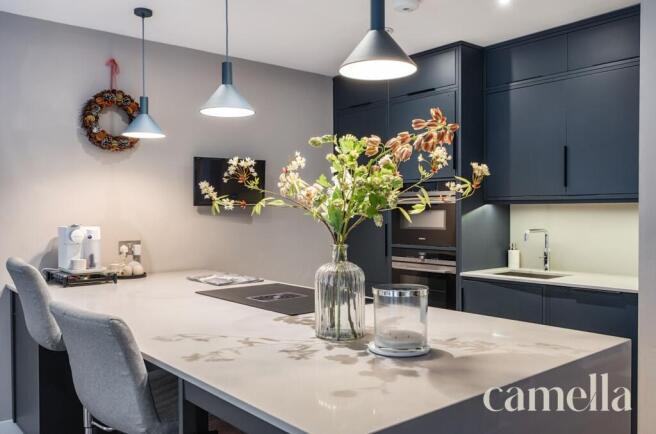 OPEN-PLAN KITCHEN/DINING & LIVING ROOM