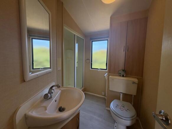 2009 Willerby Rio, Harts Holiday Park, Leysdown Road, Isle of Sheppey, Kent, ME12 4RG photo 5