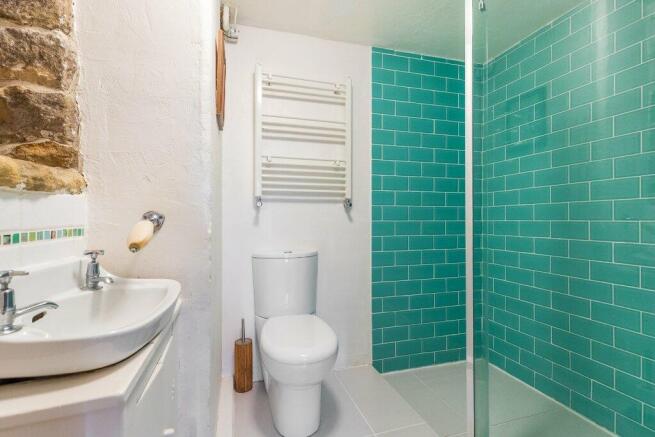 Gf Shower Room