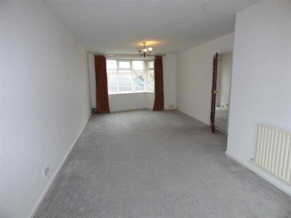 8 Erewash Grove lounge.JPG