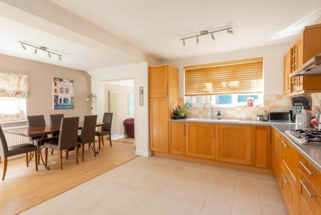 Kitchen/Dining