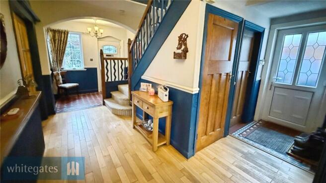 4 bed Detached for sale Image 8