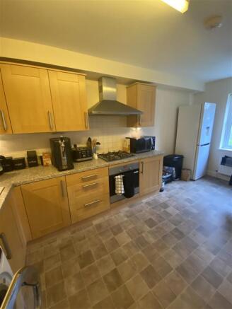 2 Carpenters Court 2.jpg