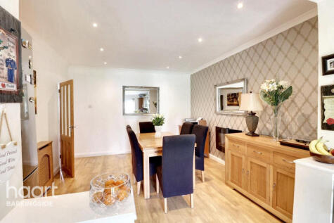 Oakleafe Gardens, Barkingside