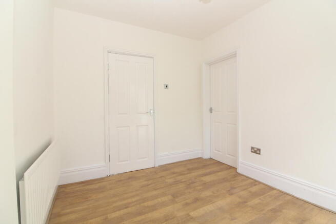 2 bed House to rent Image 5