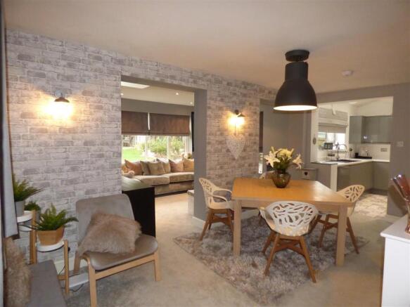 DINING AREA 3.JPG