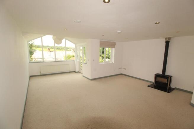 Open Plan Lounge / K