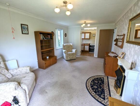 Sitting / dining room