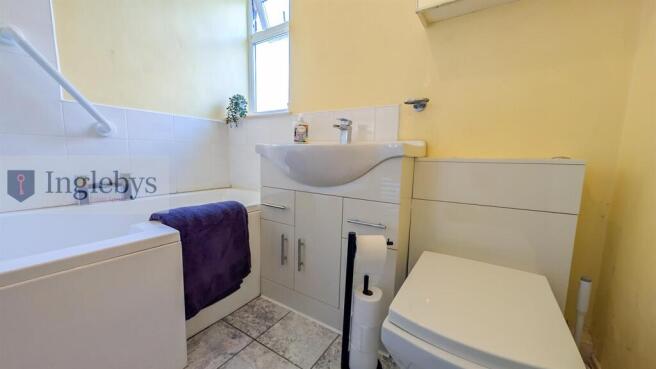 3 bed Semi-Detached for sale Image 10