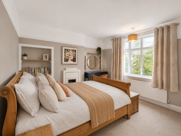 5 bed Detached for sale Image 11
